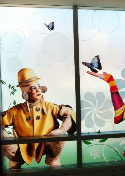 Imagerie DB has printed graphics for major clients like Cirque Du Soleil.