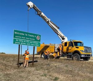 Saskatchewan became the first Canadian province to mark a treaty boundary along a provincial highway, with the installation of Treaty 4 and Treaty 6 signage near Highway 11. Photo courtesy Government of Saskatchewan